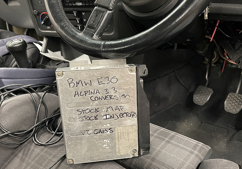 Plugin ECU on the Seat of BMW E30